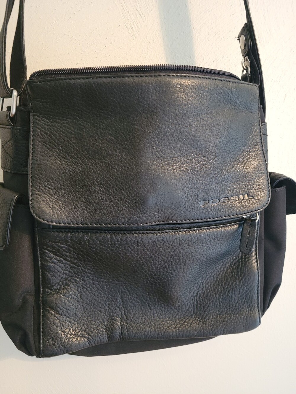 Fossil #75083 Messenger Crossbody Black  Soft Pebbled Leather FLAP Zip VTG